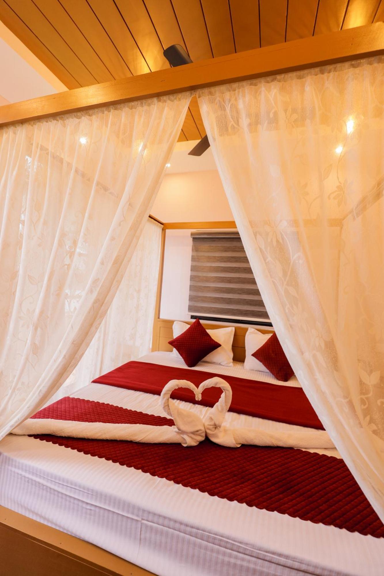 Sky Blue Homestay With Pool Vythiri Εξωτερικό φωτογραφία